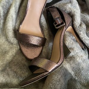 Women’s size 7 heels